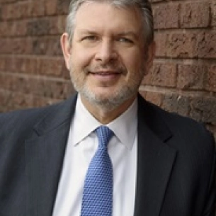 Isaac Starker board-certified labiaplasty surgeon