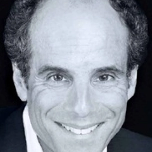 Leslie Stevens board-certified labiaplasty surgeon