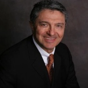 Farhad Rafizadeh board-certified labiaplasty surgeon