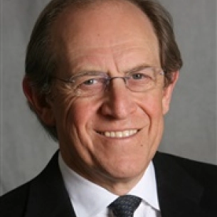 Leonard Miller board-certified labiaplasty surgeon
