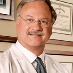 Richard Tholen board-certified labiaplasty surgeon