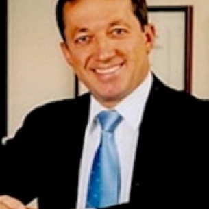 Shlomo Widder board-certified labiaplasty surgeon