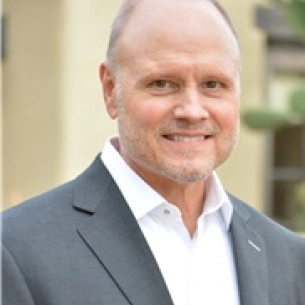 Stephen Beals board-certified labiaplasty surgeon