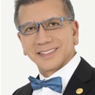 Oscar Ramirez board-certified labiaplasty surgeon