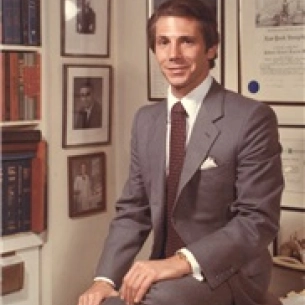 Robert Cucin board-certified labiaplasty surgeon