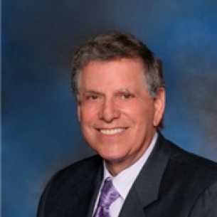 Elliot Jacobs board-certified labiaplasty surgeon