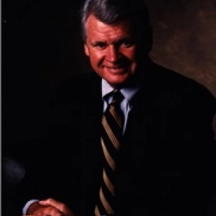 Harry Moon board-certified labiaplasty surgeon