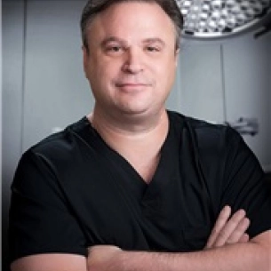 Steven Kronowitz board-certified labiaplasty surgeon