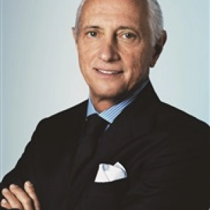 Gerald Imber board-certified labiaplasty surgeon