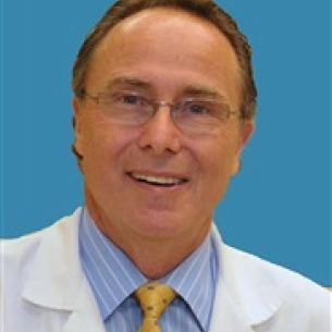 Arturo Guiloff board-certified labiaplasty surgeon