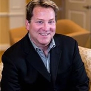 Brian Buinewicz board-certified labiaplasty surgeon