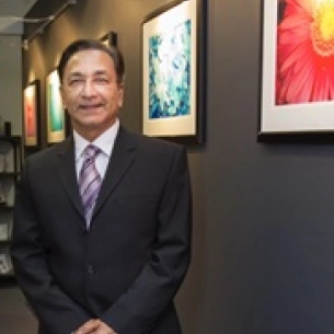 Johnson Thottam board-certified labiaplasty surgeon