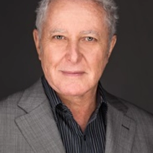 Hilton Becker board-certified labiaplasty surgeon
