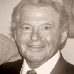Glenn Jelks board-certified labiaplasty surgeon