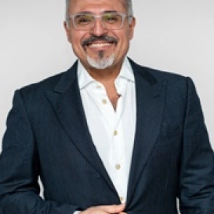 Kevin Tehrani board-certified labiaplasty surgeon