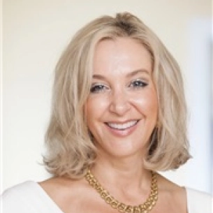 Beth Collins board-certified labiaplasty surgeon