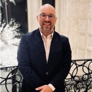 Edgar Sosa board-certified labiaplasty surgeon