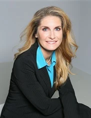 Hollie Hickman board-certified labiaplasty surgeon