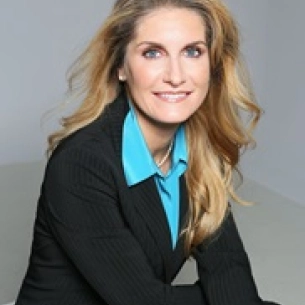 Hollie Hickman board-certified labiaplasty surgeon