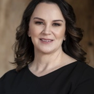 Molly Walsh board-certified labiaplasty surgeon