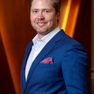 Jules Walters board-certified labiaplasty surgeon