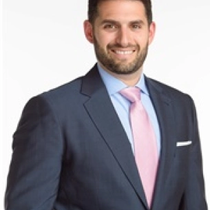 Luke Cusimano board-certified labiaplasty surgeon