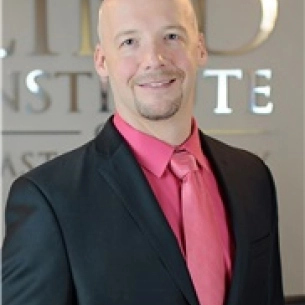Jeffrey Lind board-certified labiaplasty surgeon