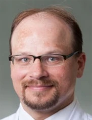 Gary Freed board-certified labiaplasty surgeon