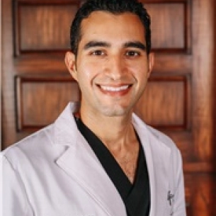 Ramon Garza board-certified labiaplasty surgeon