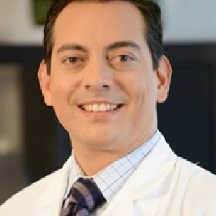 Enrique Hanabergh board-certified labiaplasty surgeon