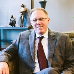 Ryan Dodde board-certified labiaplasty surgeon
