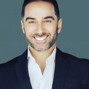 Morad Askari board-certified labiaplasty surgeon