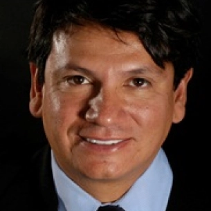 Jaime Perez board-certified labiaplasty surgeon