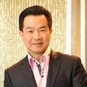 Peter Chang board-certified labiaplasty surgeon
