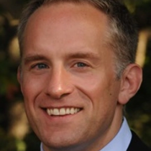 Sean Bidic board-certified labiaplasty surgeon