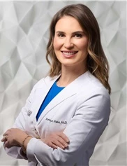 Munique Maia board-certified labiaplasty surgeon