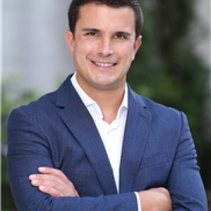 Vincent Chavanon board-certified labiaplasty surgeon