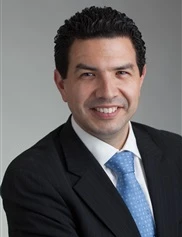 Hector Salazar-Reyes board-certified labiaplasty surgeon