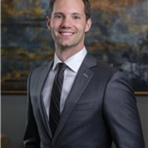 Tyler Angelos board-certified labiaplasty surgeon