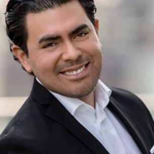 Jose Roberto Ramirez Gavidia board-certified labiaplasty surgeon