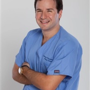 Andres Sarraga board-certified labiaplasty surgeon