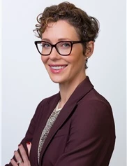 Amber Leis board-certified labiaplasty surgeon
