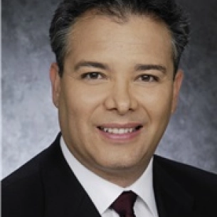 Sergio Zamora board-certified labiaplasty surgeon