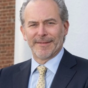 Scott Hollenbeck board-certified labiaplasty surgeon