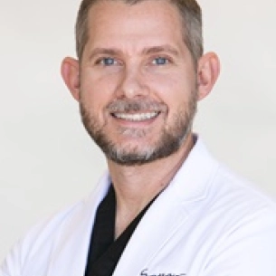 Mahlon Kerr board-certified labiaplasty surgeon