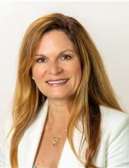 Ashley Lentz board-certified labiaplasty surgeon