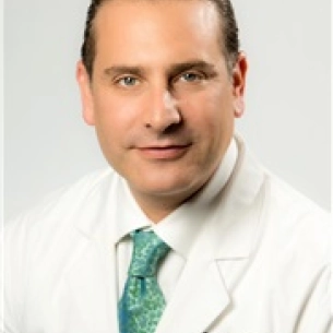 Elan Reisin board-certified labiaplasty surgeon