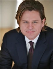 Stephen Warren board-certified labiaplasty surgeon
