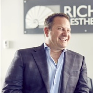 Neil Zemmel board-certified labiaplasty surgeon
