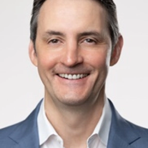 Mark Venturi board-certified labiaplasty surgeon